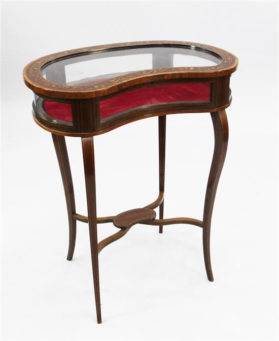 An Edwardian mahogany and marquetry inlaid kidney shape bijouterie table, W.2ft 1in.